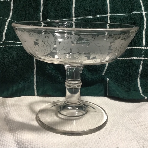 RARE FIND~Vintage Early American Pattern Crystal Glass Compote~ Bowl~Centerpiece - Picture 2 of 8